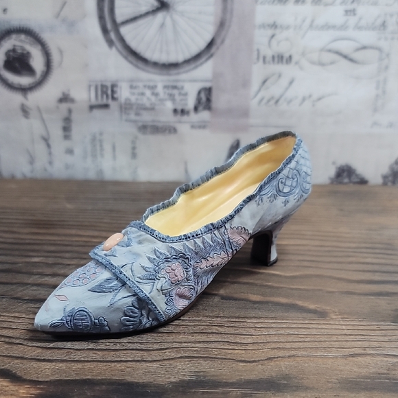 Rains Other - "Lavish Tapestry" SIGNED Raine  Just The Right Shoe #25087 1999